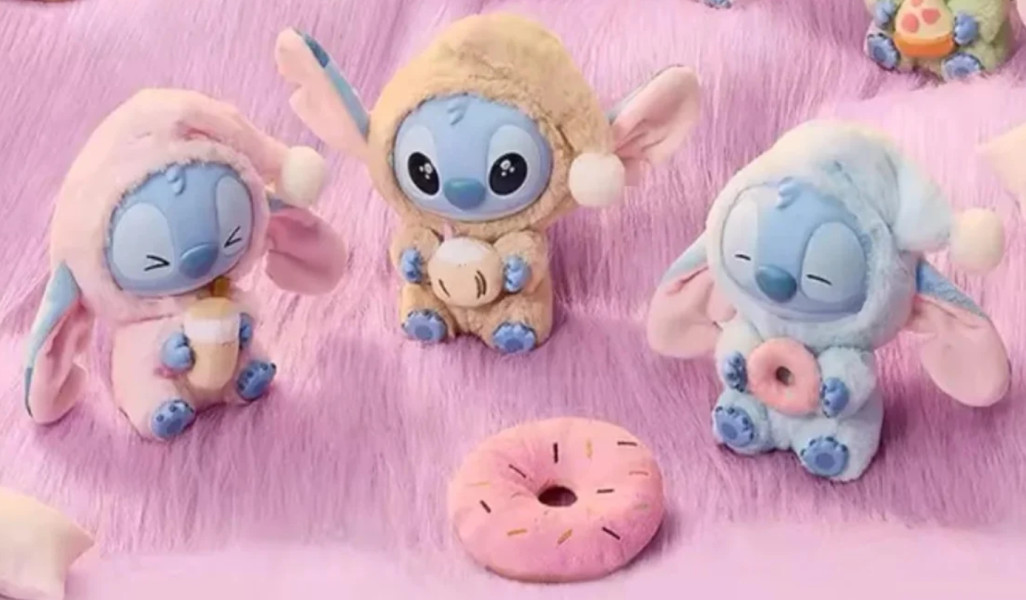 ¿Es un labubu? Conoce el nuevo muñeco de Stitch que causa furor en las jóvenes