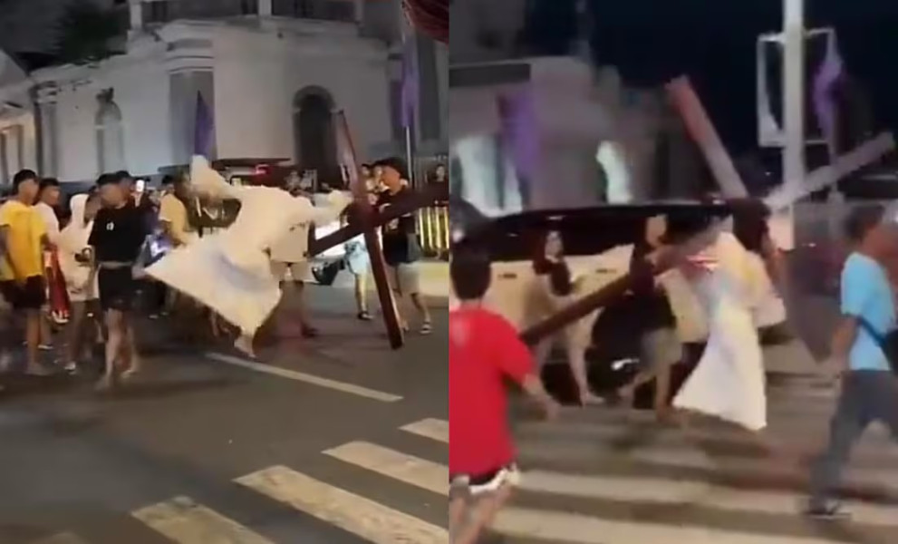 Se salió del guion: Jesús lanza patada a joven durante viacrucis