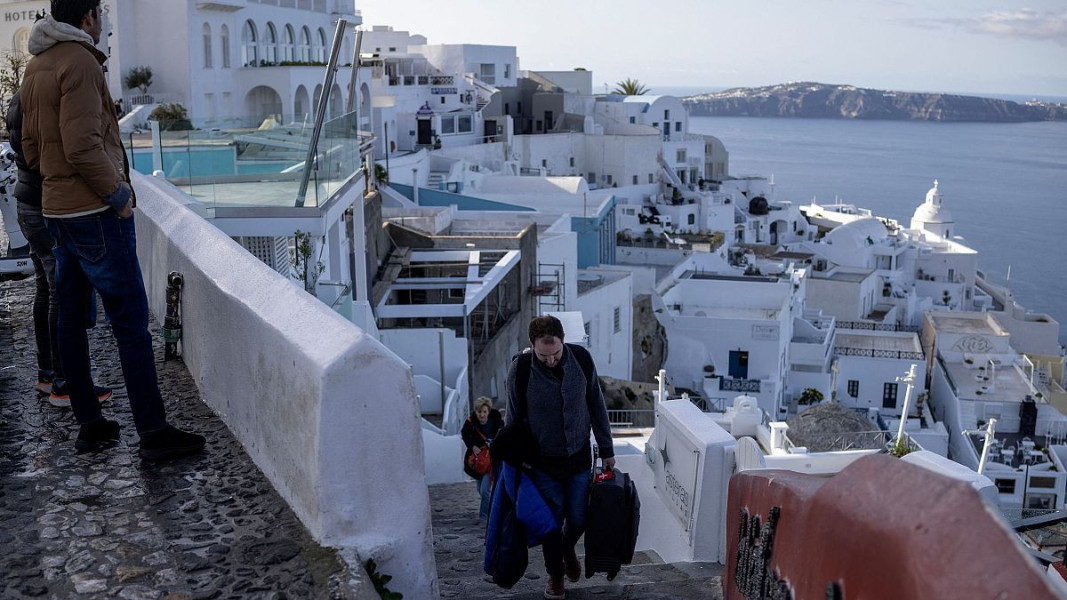 Más de 600 terremotos sacuden Santorini, Grecia