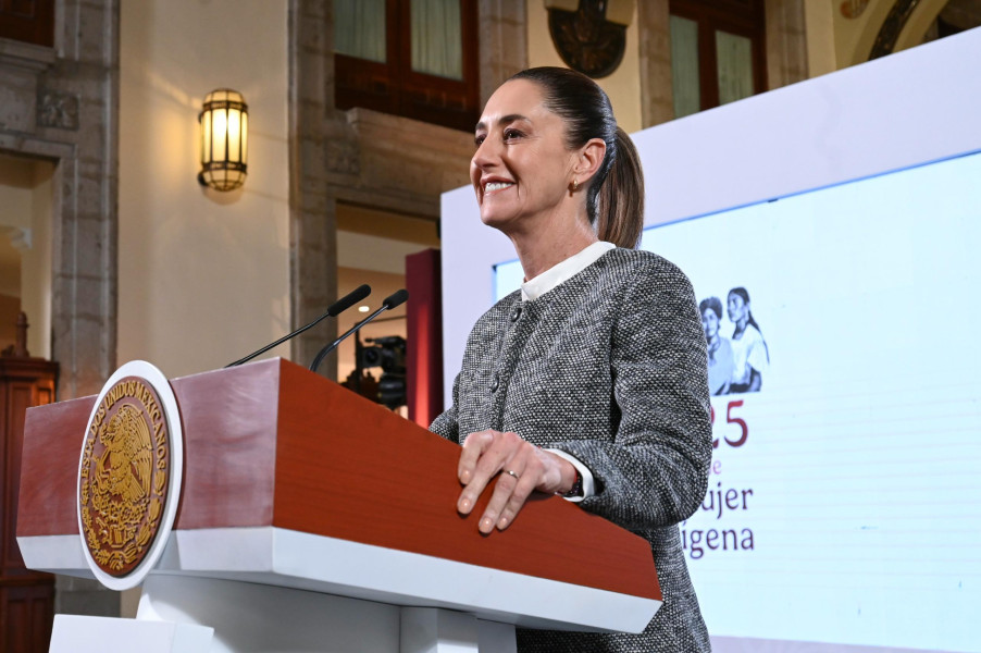 Claudia Sheinbaum presenta Olinia, primera armadora mexicana de mini vehículos eléctricos desarrollados en México
