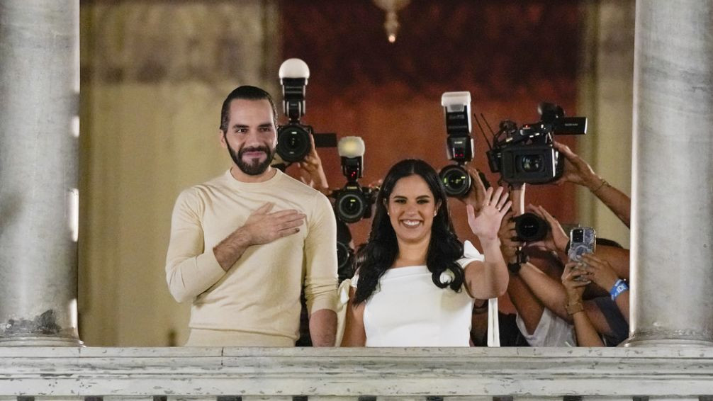 El presidente Bukele y su familia multiplican inmuebles