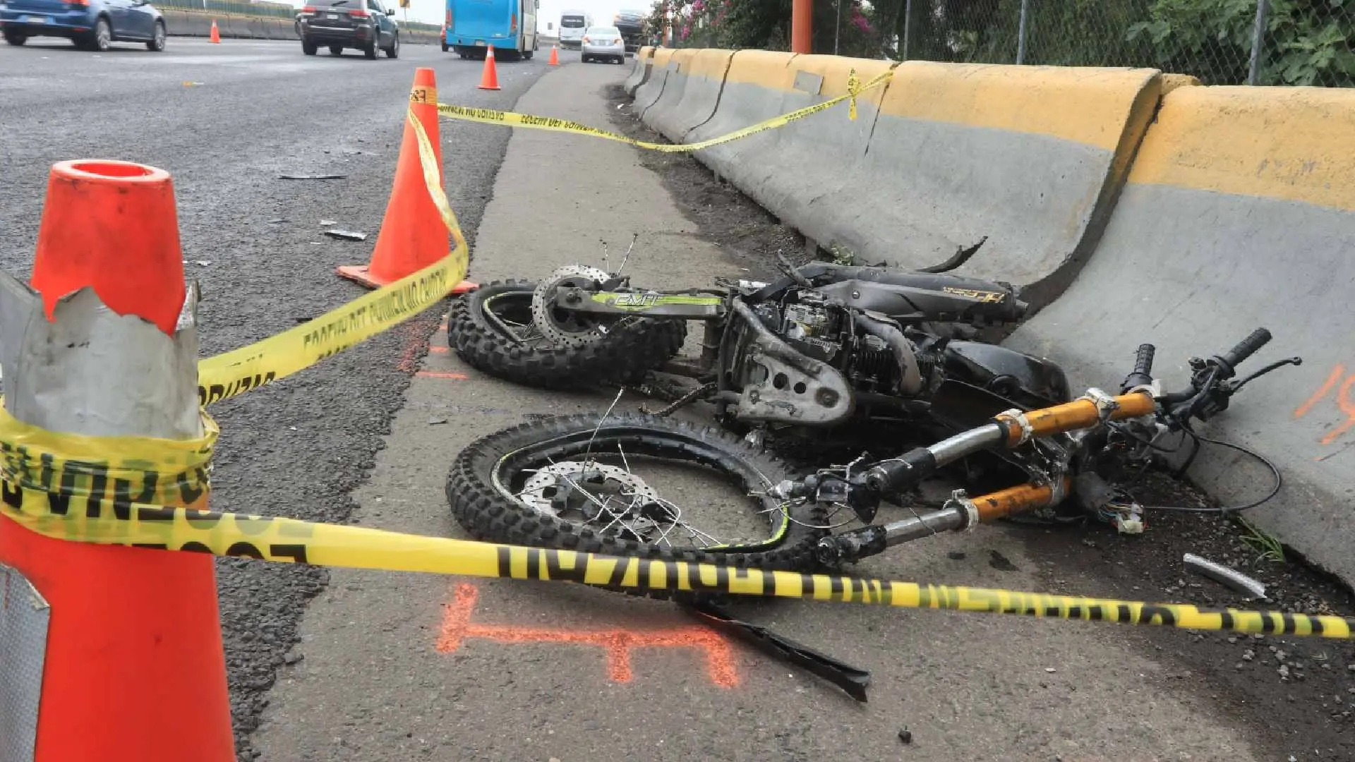Motociclista es arrollado y arrastrado más de 2km en CDMX