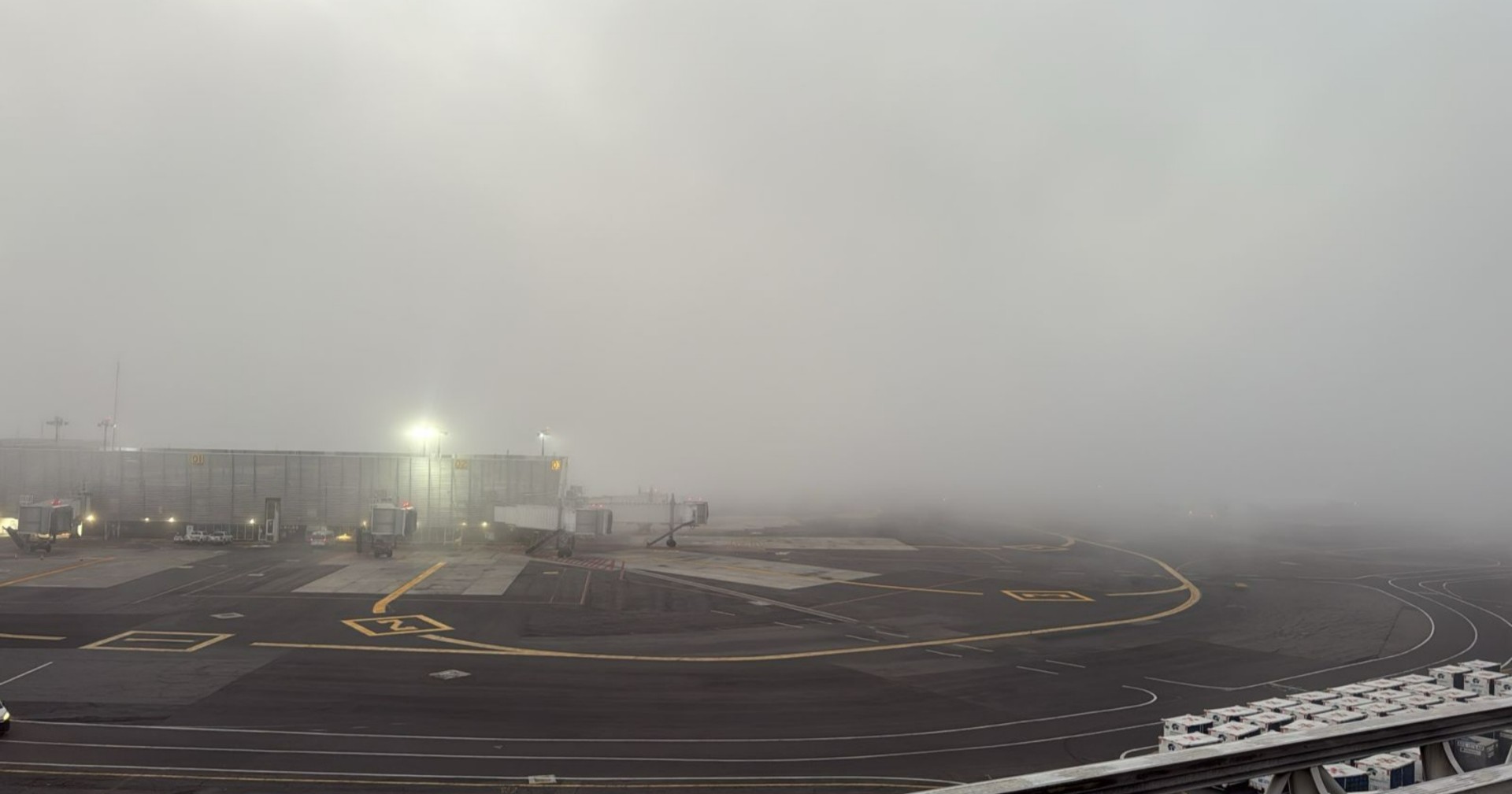 Presencia de neblina retrasa vuelos en el Aeropuerto Internacional Benito Juárez