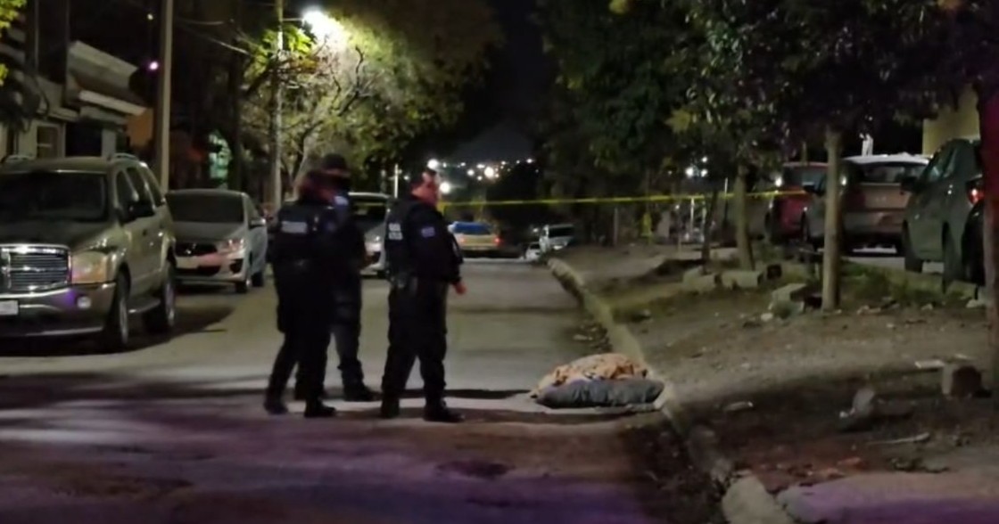 Mujer de 63 años muere tras desvanecerse en la vía pública en colonia Herradura