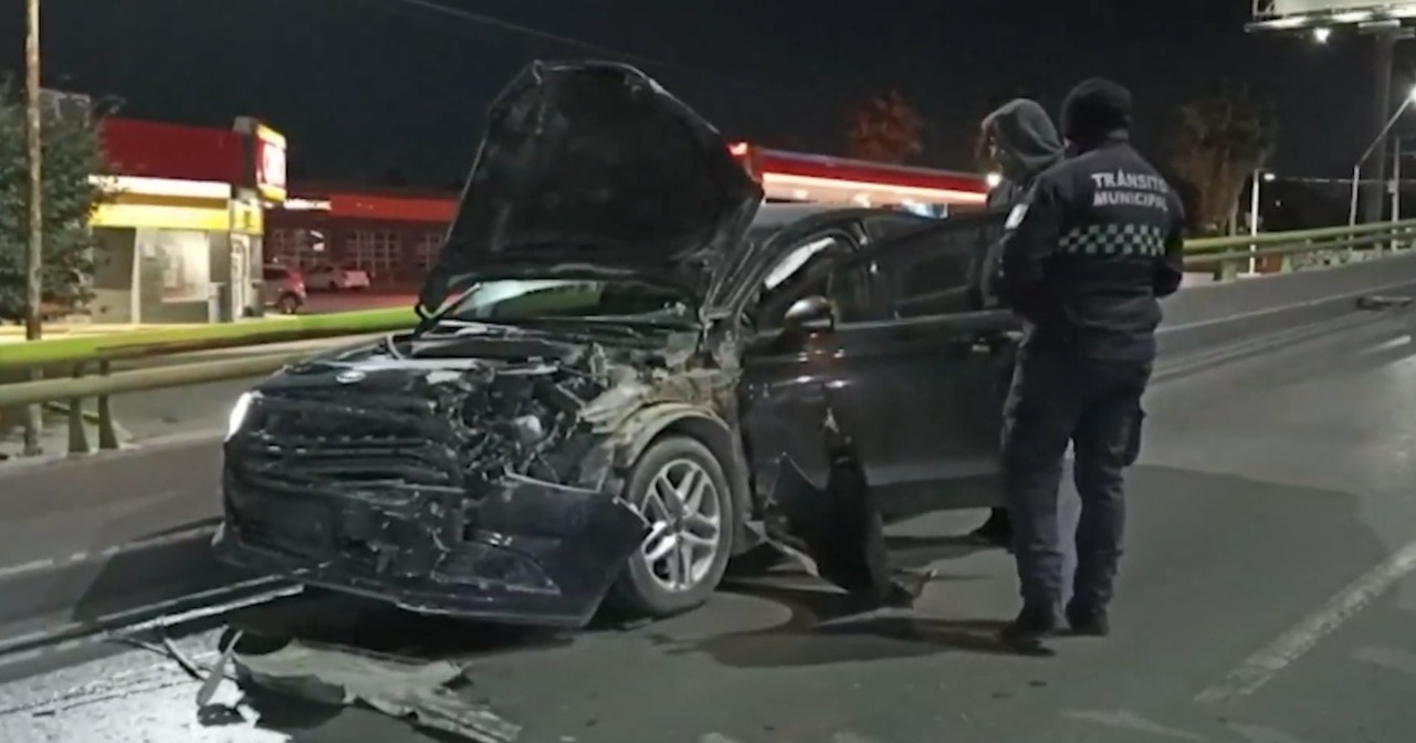 Choque paraliza puente de Pedro Figueroa y provoca caos vial en el bulevar Carranza