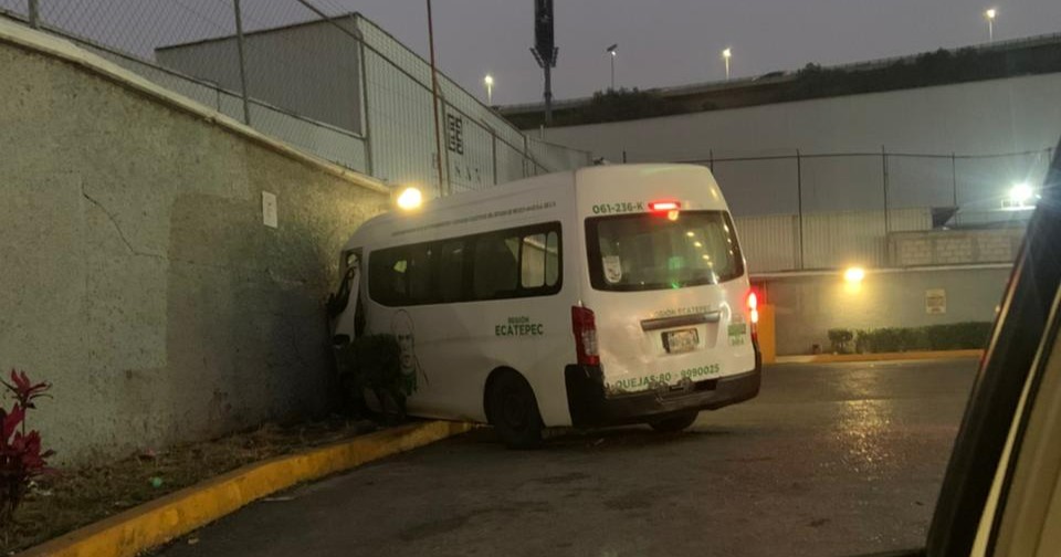 Combi se estampa contra muro y deja varios heridos en Tlalnepantla ...