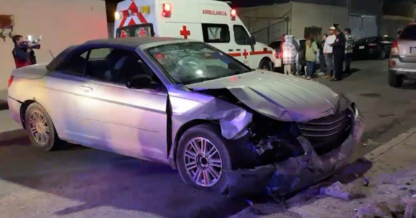 Conductora ebria protagoniza aparatoso percance vehicular