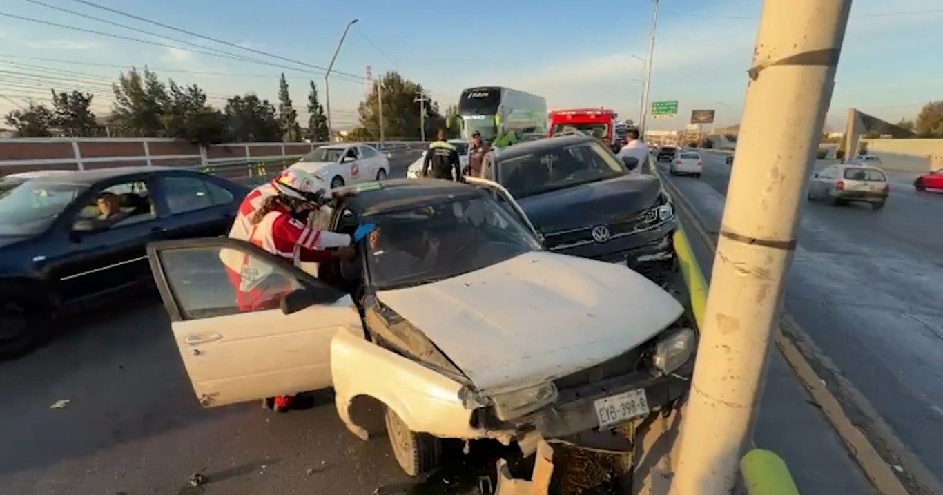 Accidente en puente de Campanares deja lesionada y genera segundo choque
