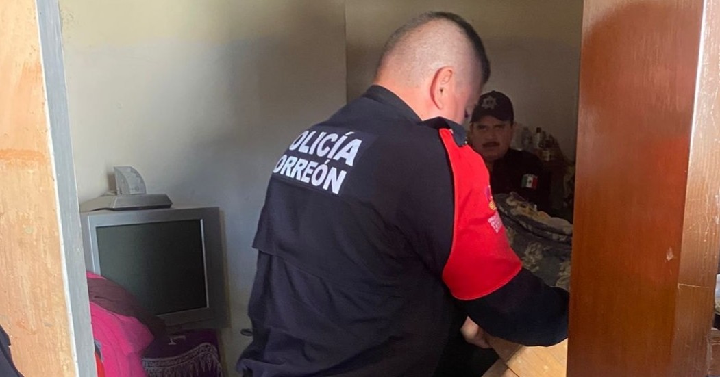 Mujer de la tercera edad pasó días tirada en el piso y fue rescatada en Torreón