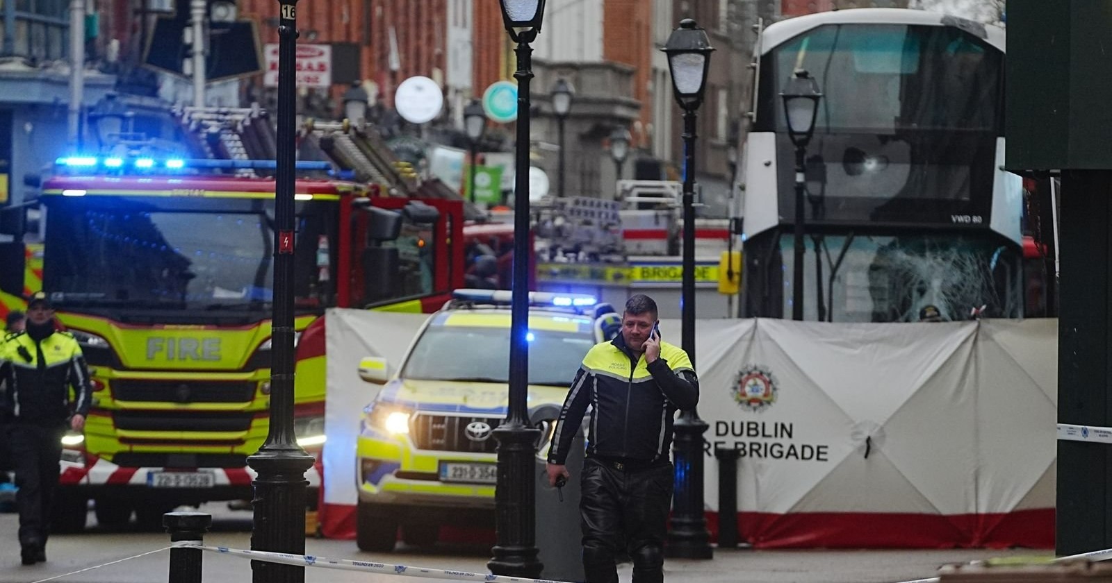Hombre pierde la vida tras ser embestido por autobús de transporte en Irlanda 