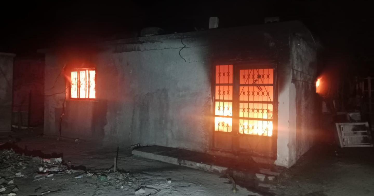 Hombre sale ileso tras fuerte incendio de su vivienda Múzquiz