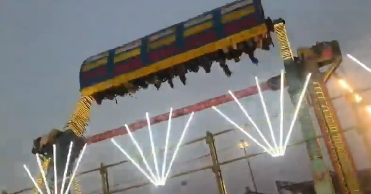 Falla en juego mecánico deja un muerto y 13 heridos en feria de India
