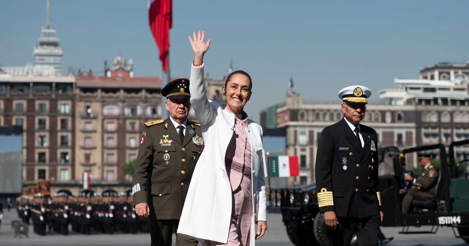 Presidenta Sheinbaum encabeza acto por la Marcha de la Lealtad en el Zócalo