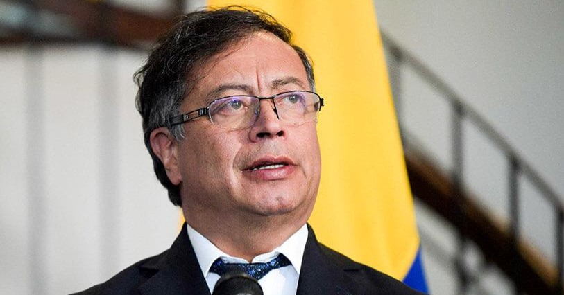 Afirma Petro que evitó atentado en helicóptero