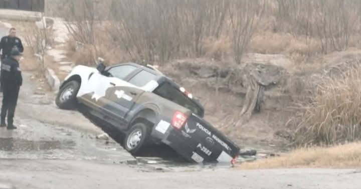 Patrulla cae a arroyo durante operativo en Piedras Negras