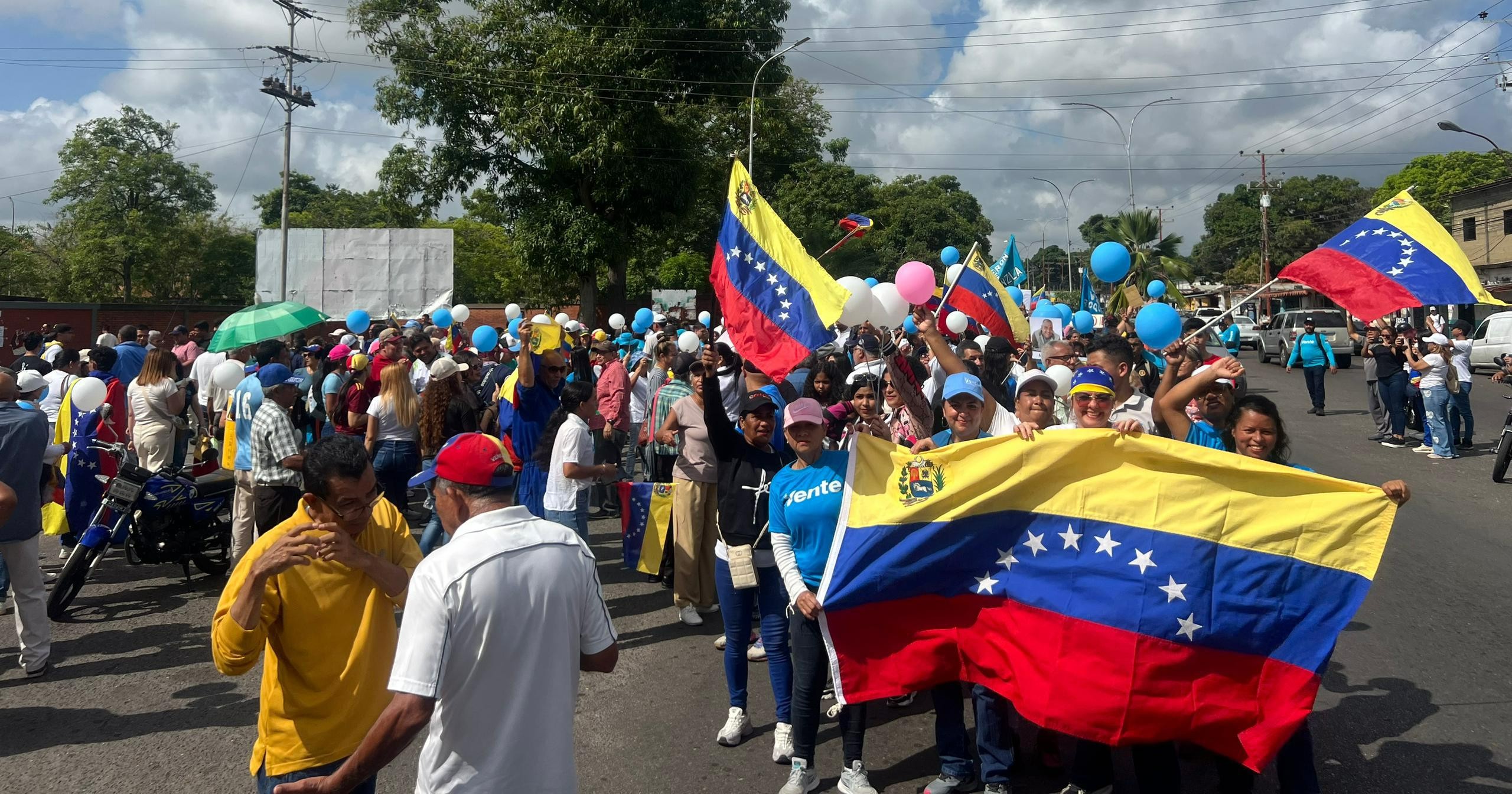 Realizan marcha por el Día de la Juventud en Venezuela
