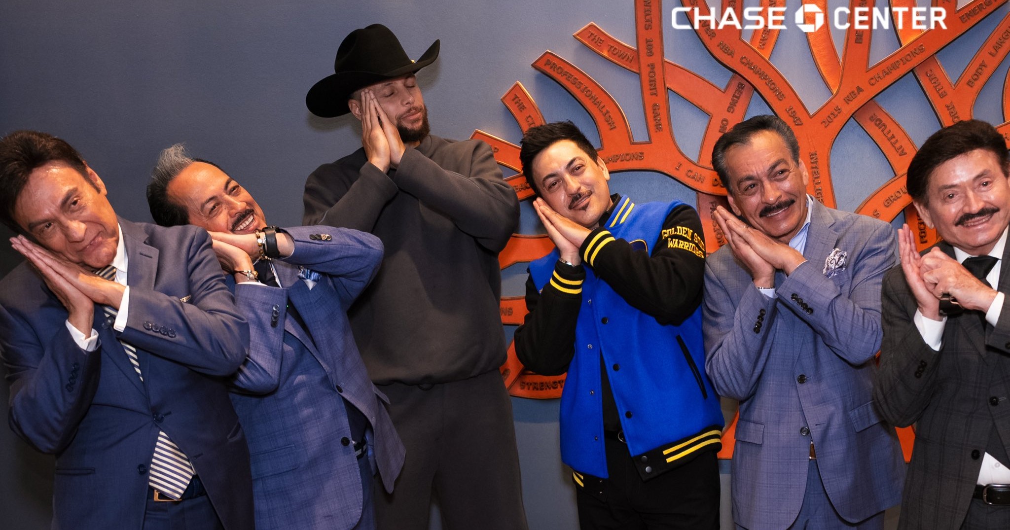 Los Tigres del Norte se encuentran con Stephen Curry y las estrellas de los Warriors