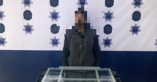 Cae sujeto por robo y daños en estación del Metrobús en Torreón