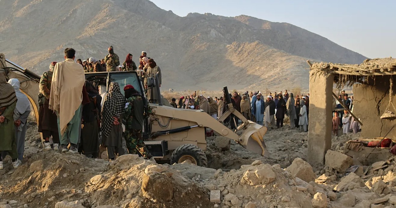 Afganistán y Pakistán intercambian bombardeos en una nueva escalada