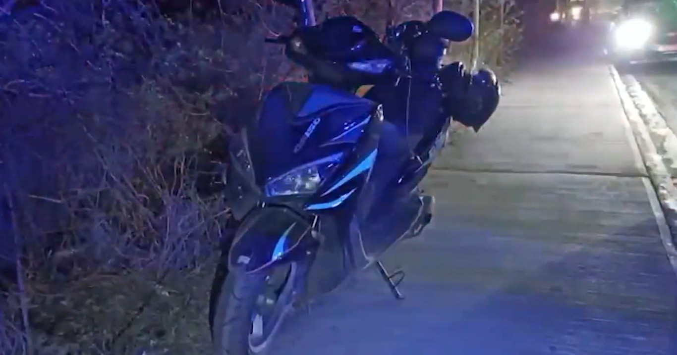 Pierde el control en puente y termina hospitalizado