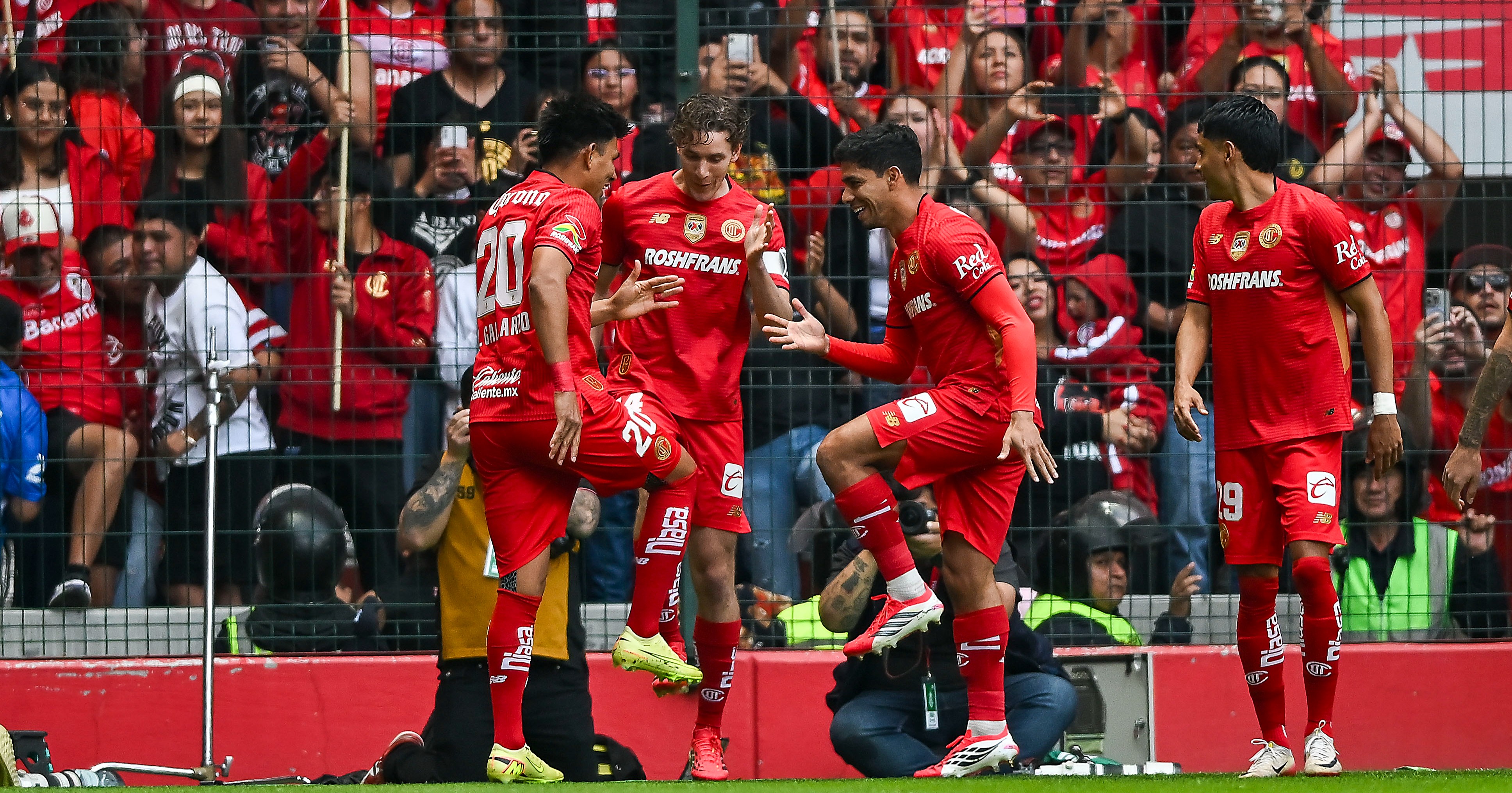 ¡Nuevo líder!; Chivas cae frente a Toluca y pierde la cima del Clausura 2026