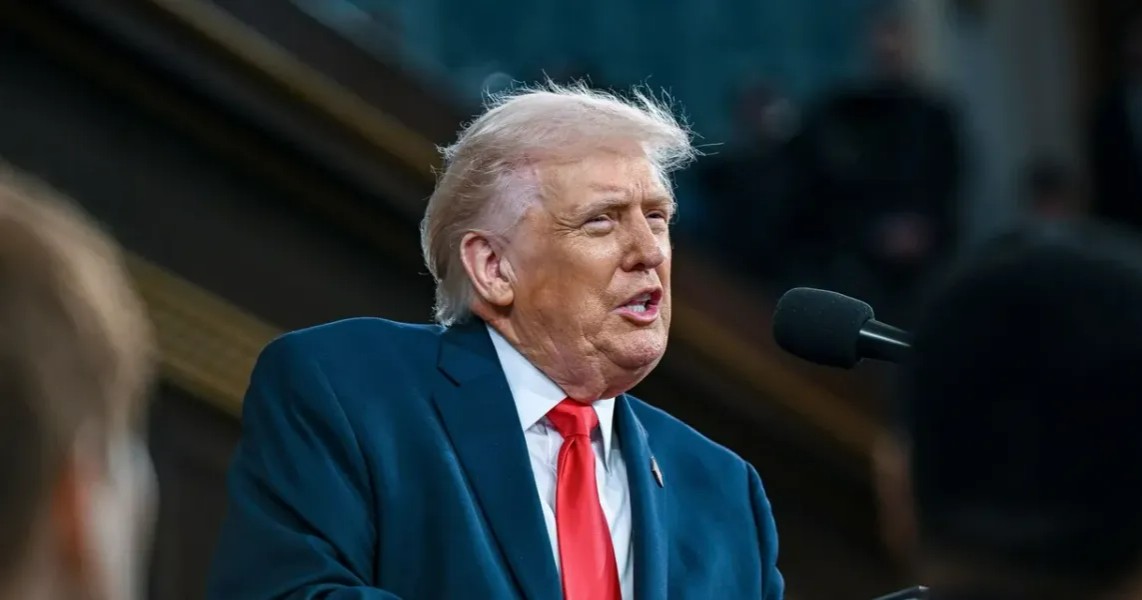 Trump advierte que bombardeo a Irán podría extenderse por semanas