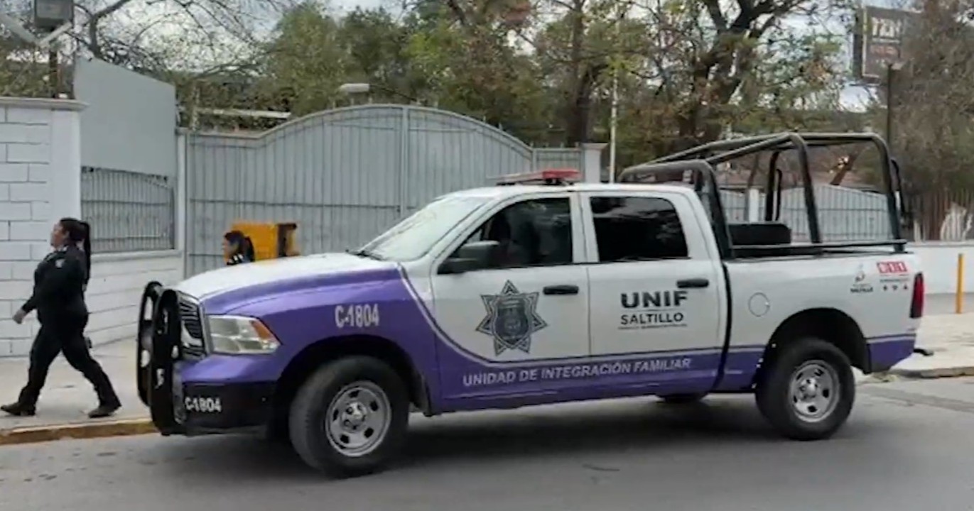 Caída en plantel escolar de Saltillo deja alumna lesionada