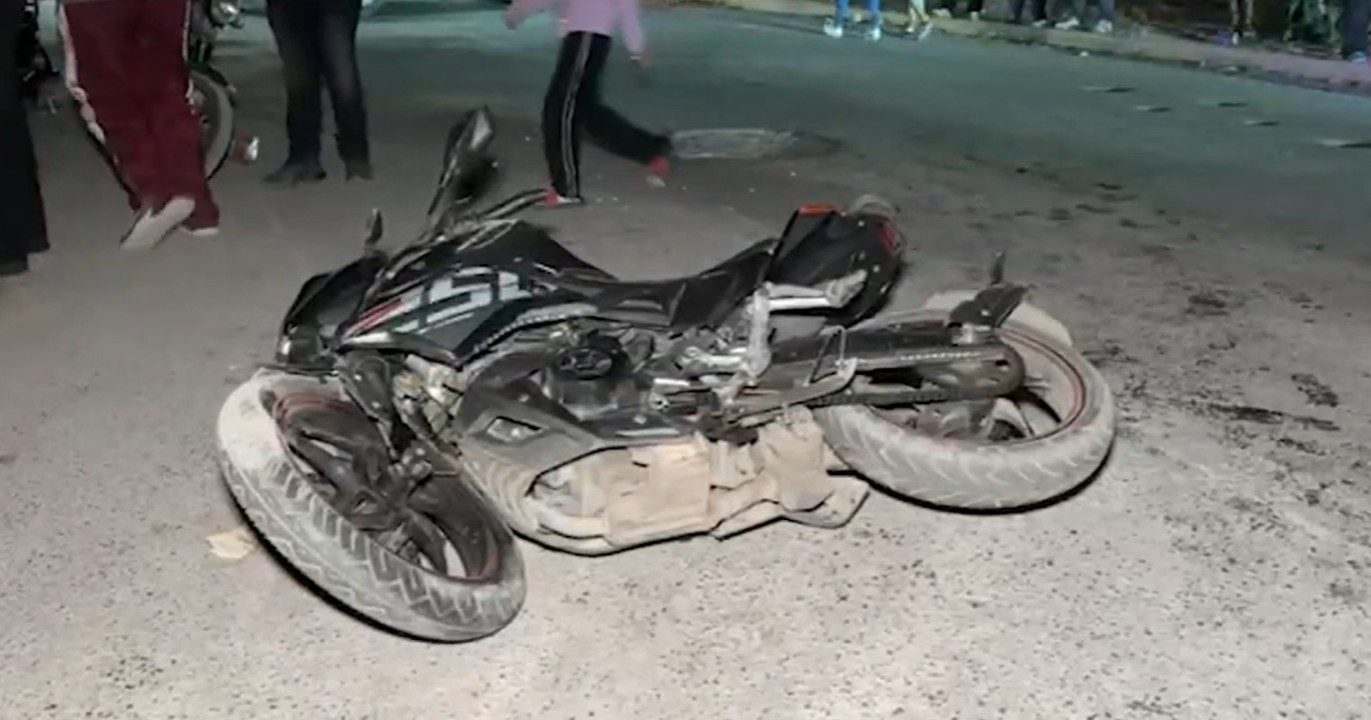 ¡Caos y tensión! Motociclista grave tras choque al sur de Saltillo