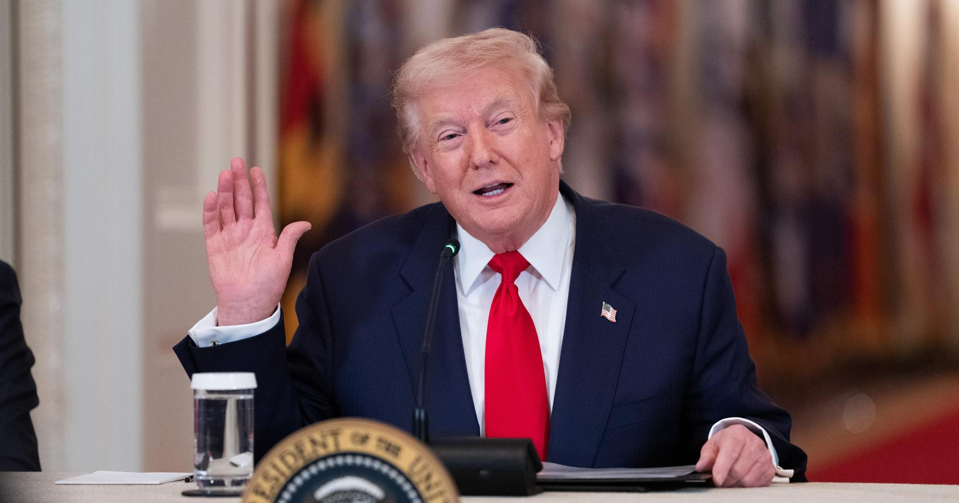 Donald Trump informa que usará las reservas de petróleo para abastecer a Estados Unidos