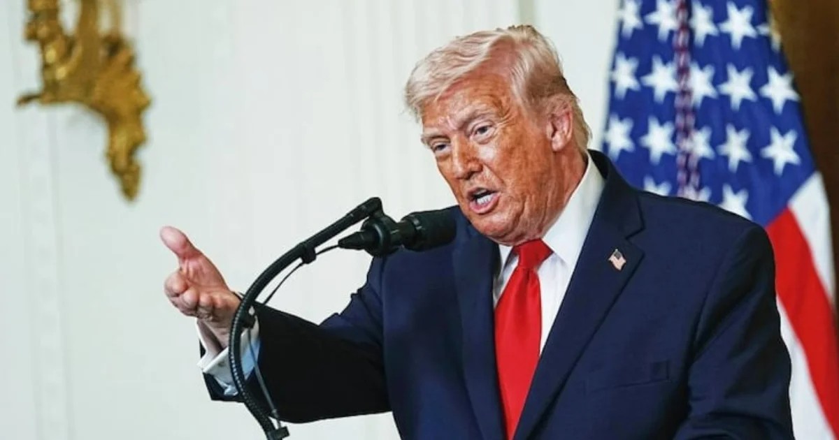 Donald Trump informa que podría escoltar buques comerciales por el estrecho de Ormuz