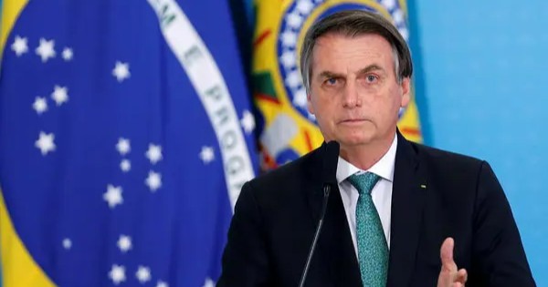 Expresidente de Brasil, Jair Bolsonaro, es hospitalizado de emergencia