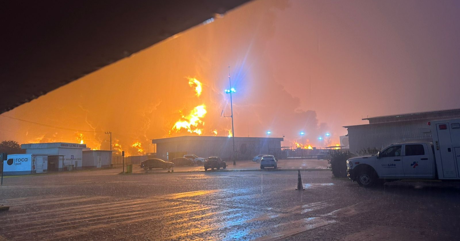 Se registra incendio en la Refinería Dos Bocas: Pemex controla el fuego