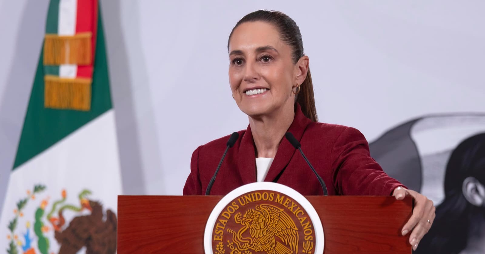 Contratación de más de 14 mil médicas y médicos especialistas este año es histórica: presidenta Claudia Sheinbaum