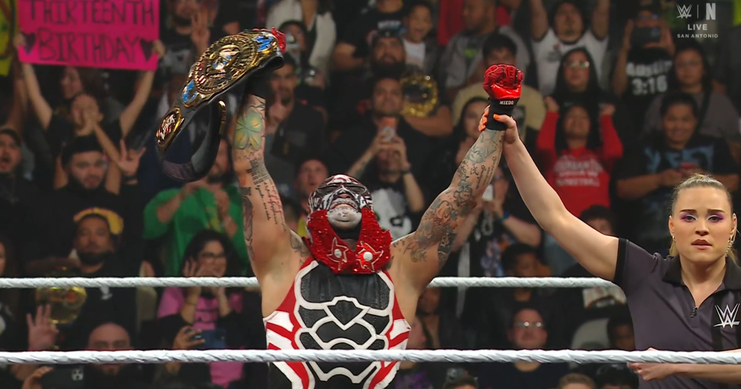 ¡Otra defensa!; Penta retiene su campeonato frente a Dragon Lee en Monday Night RAW 