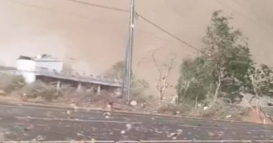 Tornado arrasa pueblo en India: muertos, heridos y casas hechas pedazos