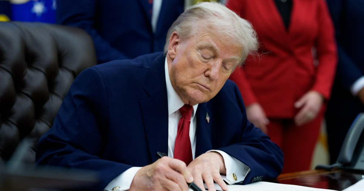 Donald Trump suspende Ley Jones y modifica acuerdos comerciales con Venezuela