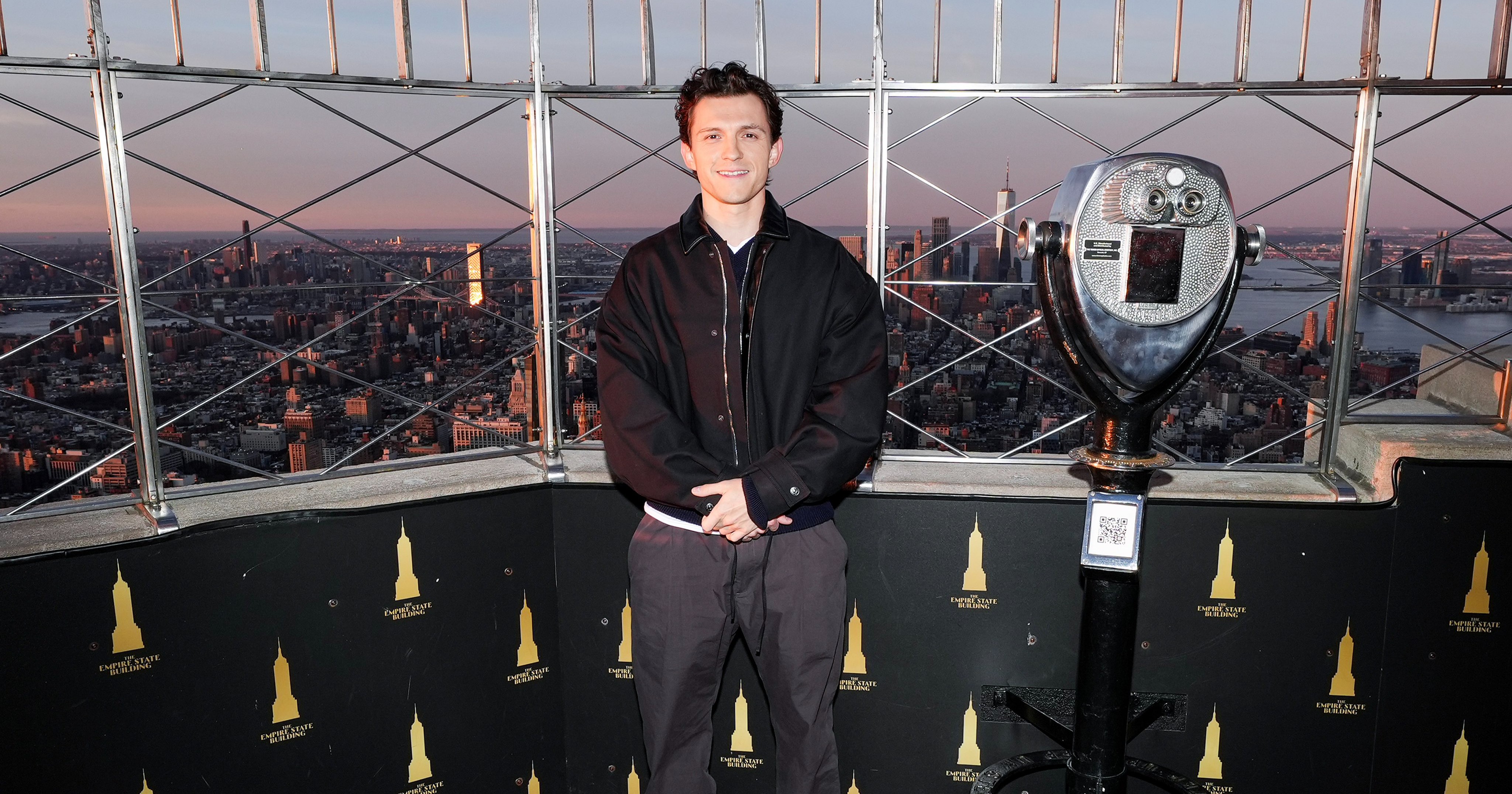 Tom Holland enciende el Empire State con los colores de Spider-Man