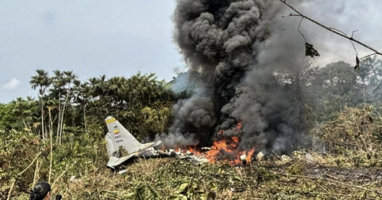 Sube a 68 muertes por accidente aéreo en Colombia
