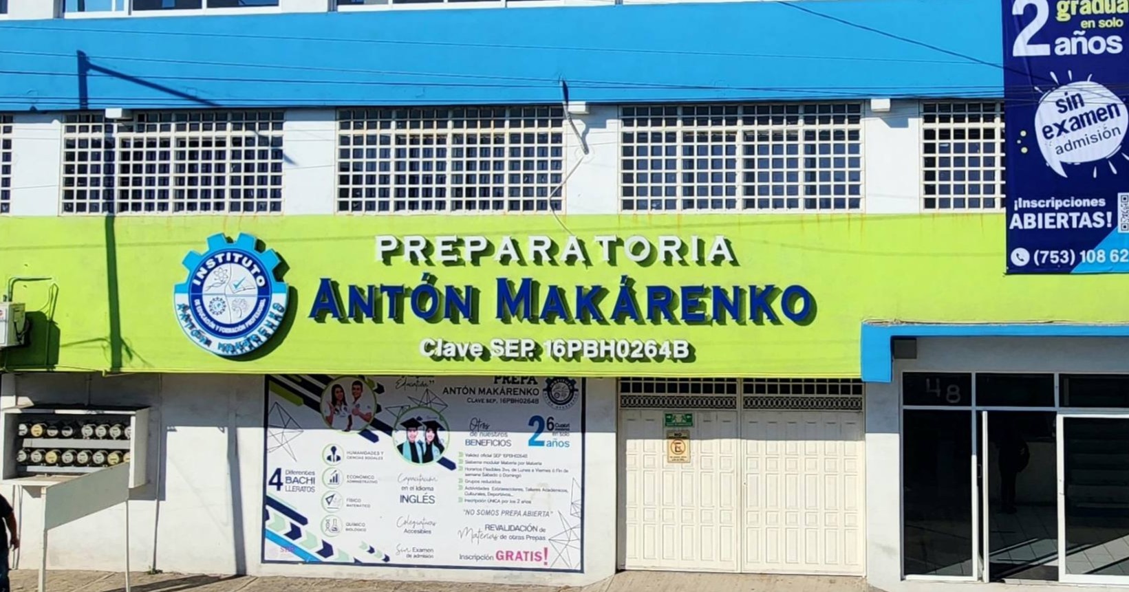 Estudiante mata a dos maestras en preparatoria de Michoacán tras negarle el acceso