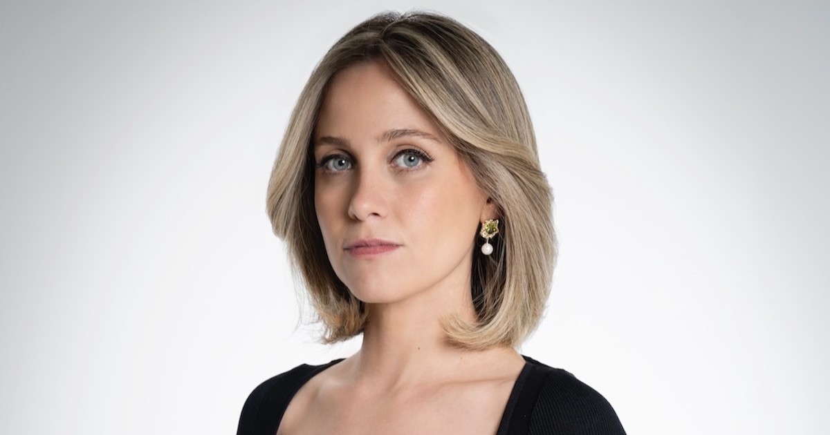 Natasha Dupeyrón denuncia presunta discriminación de aerolínea ¡No pudo viajar con perro de asistencia!