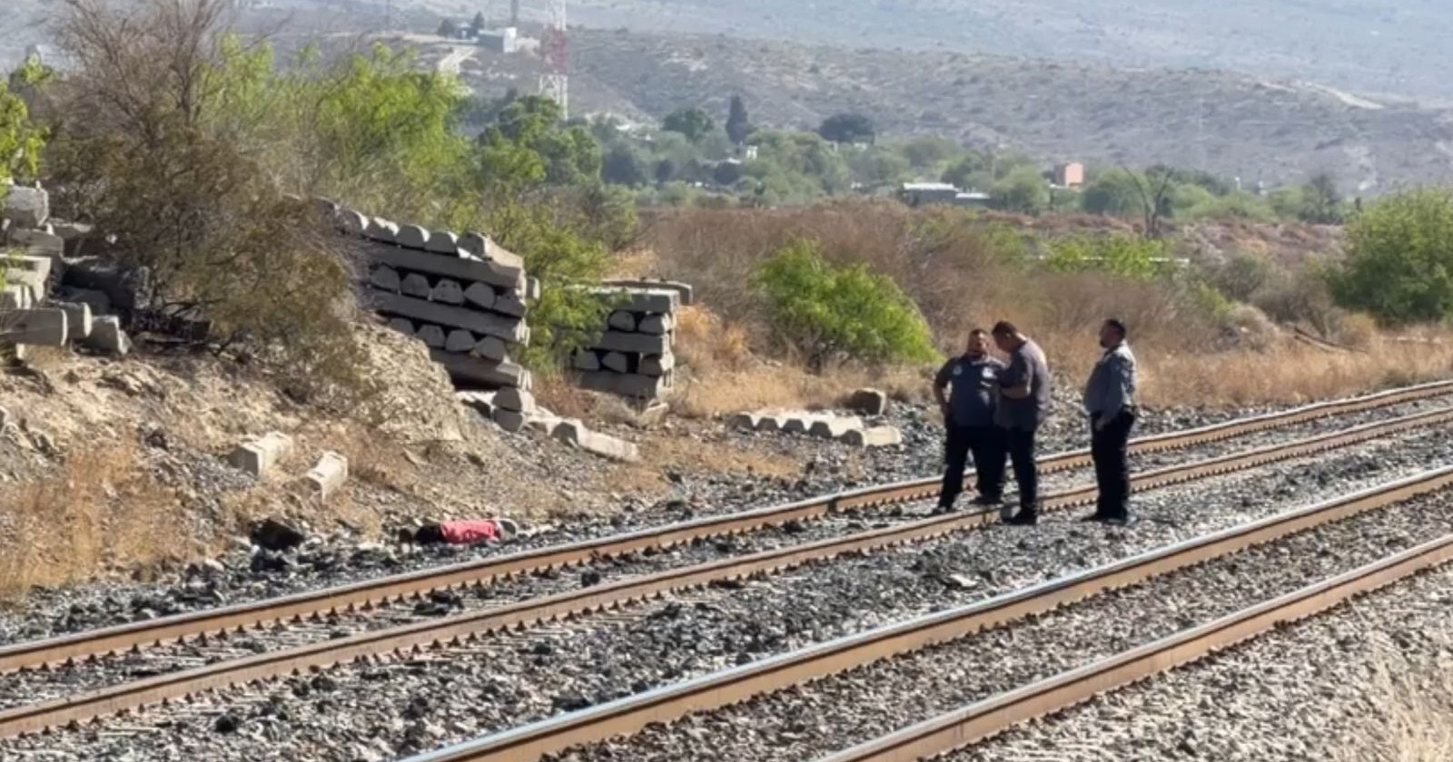 Lo encuentran sin vida entre las vías del tren en Saltillo