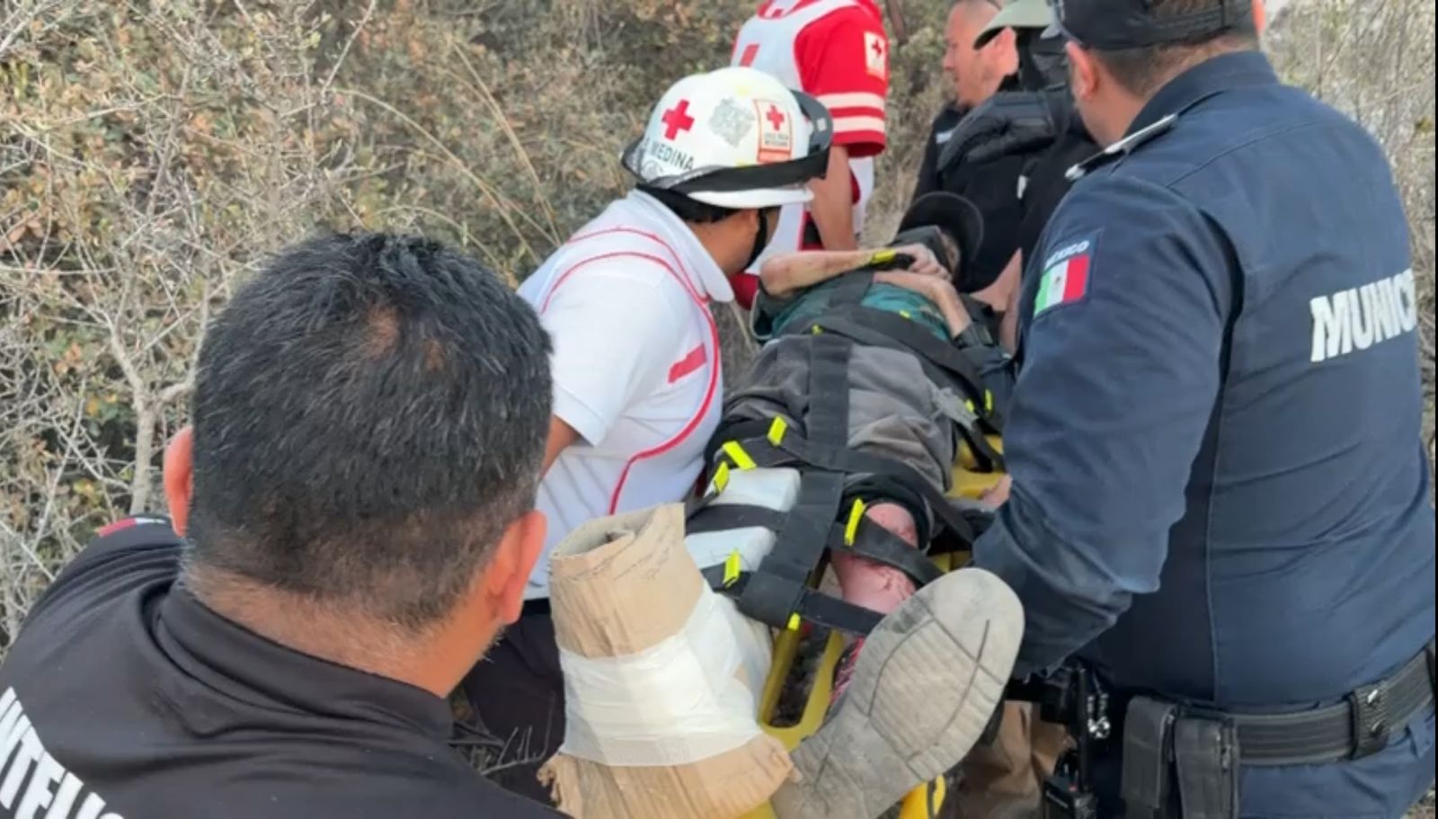 El afectado presentaba una posible fractura en una pierna y niveles bajos de glucosa.