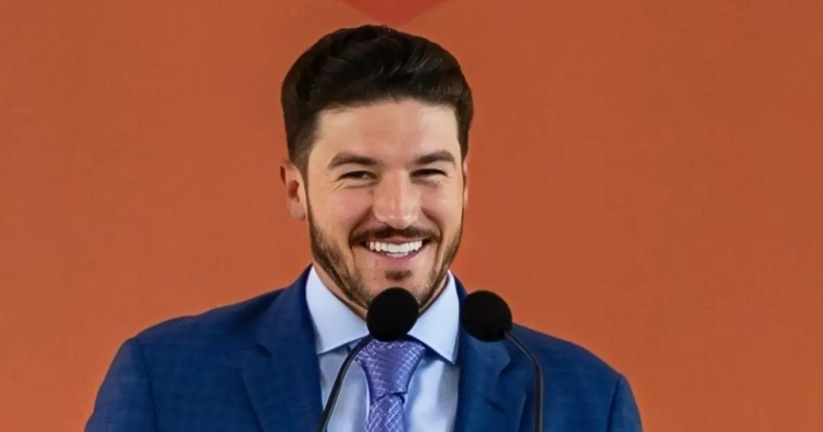 Samuel García dona su sueldo para apoyar a selección del DIF Nuevo León