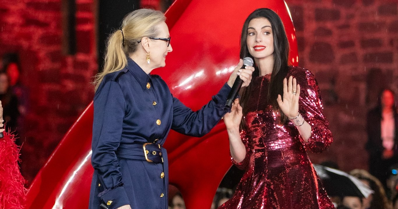 Anne Hathaway sorprende al bailar cumbia en CdMX durante promoción de 'El Diablo Viste a la Moda 2"