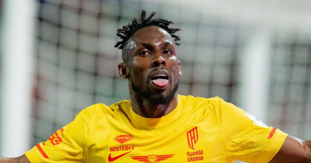 Julián Quiñones marca doblete y se establece como líder de goleo en Arabia Saudí