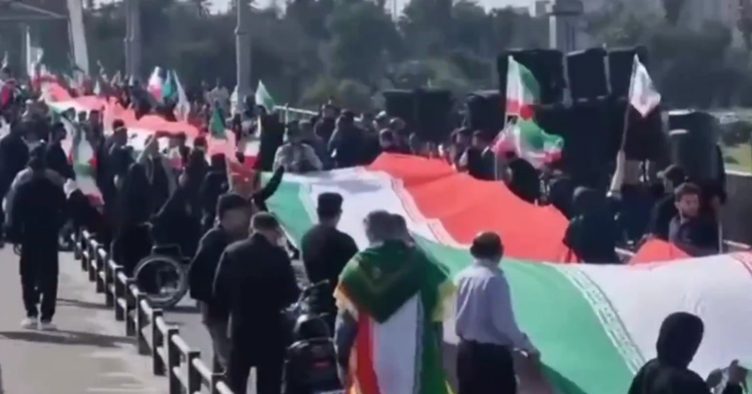 Irán convoca a jóvenes a formar cadenas humanas en centrales eléctricas tras amenazas de EU