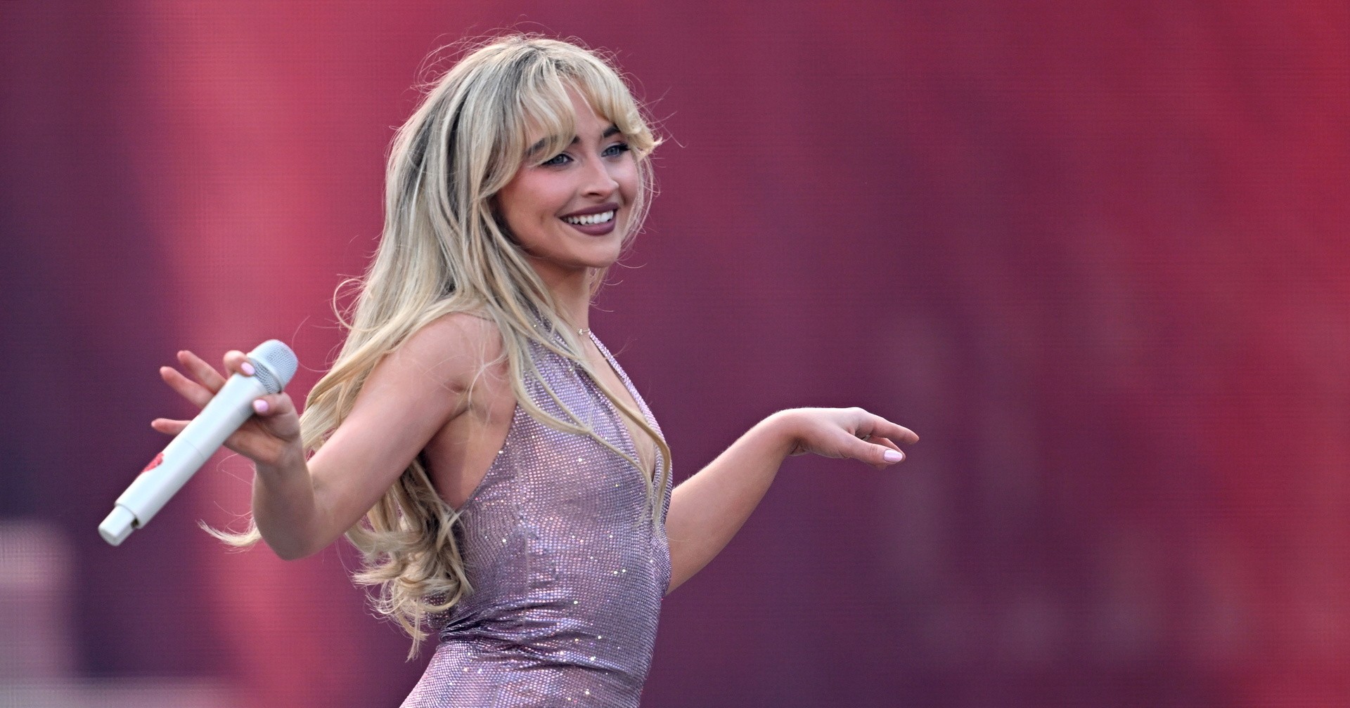 Sabrina Carpenter comparte adelanto de su espectáculo en Coachella 2026