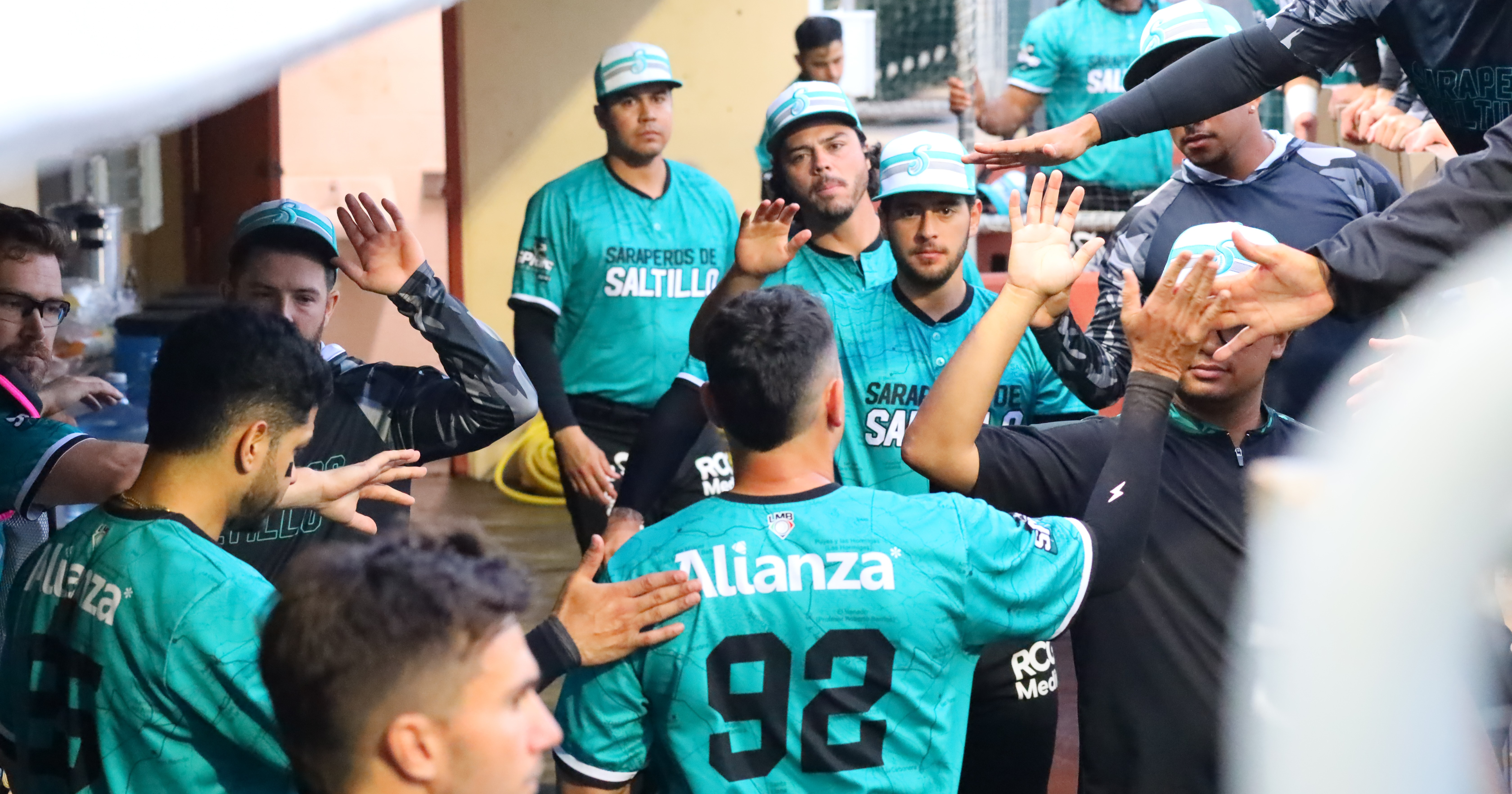 Saraperos visita a los Tecos de los Dos Laredos y se lleva la victoria por 6-3