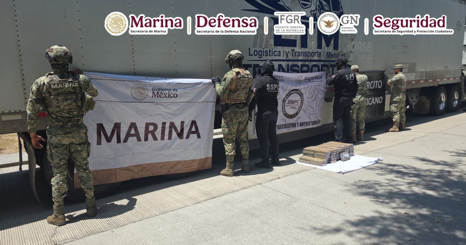 En Colima, autoridades federales aseguran 60 kilos de cocaína ocultos en las paredes de un tractocamión
