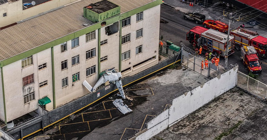 Avioneta se estrella contra edificio en Brasil y deja dos muertos